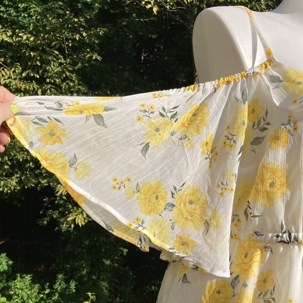 Torrid yellow rose cold shoulder flutter sleeve boho top tie waist size 2X - Picture 2 of 7